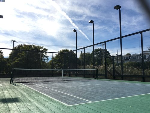 como-tennis court